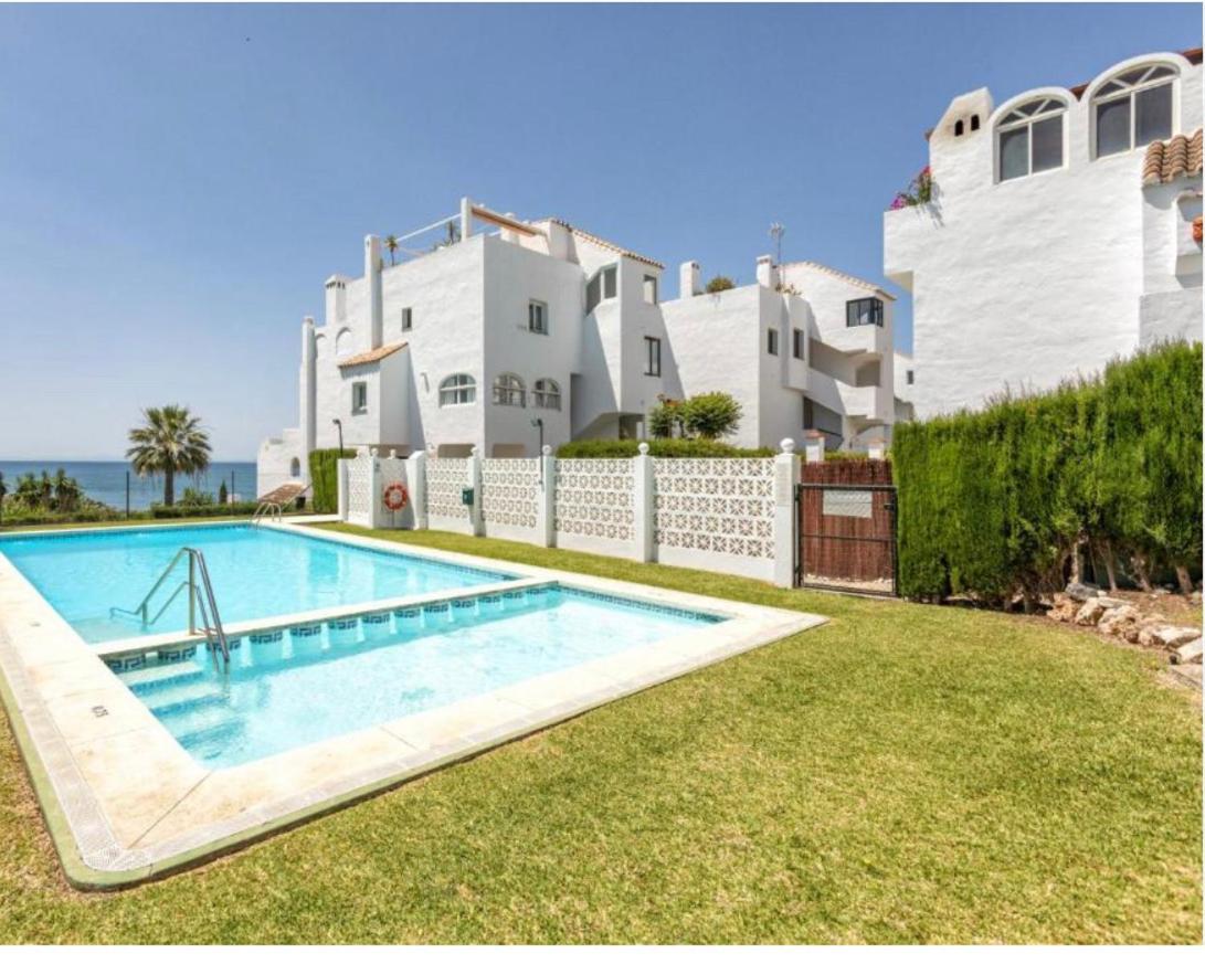 Playa Cristo Amazing Beach Terrace Appartment エステポナ エクステリア 写真