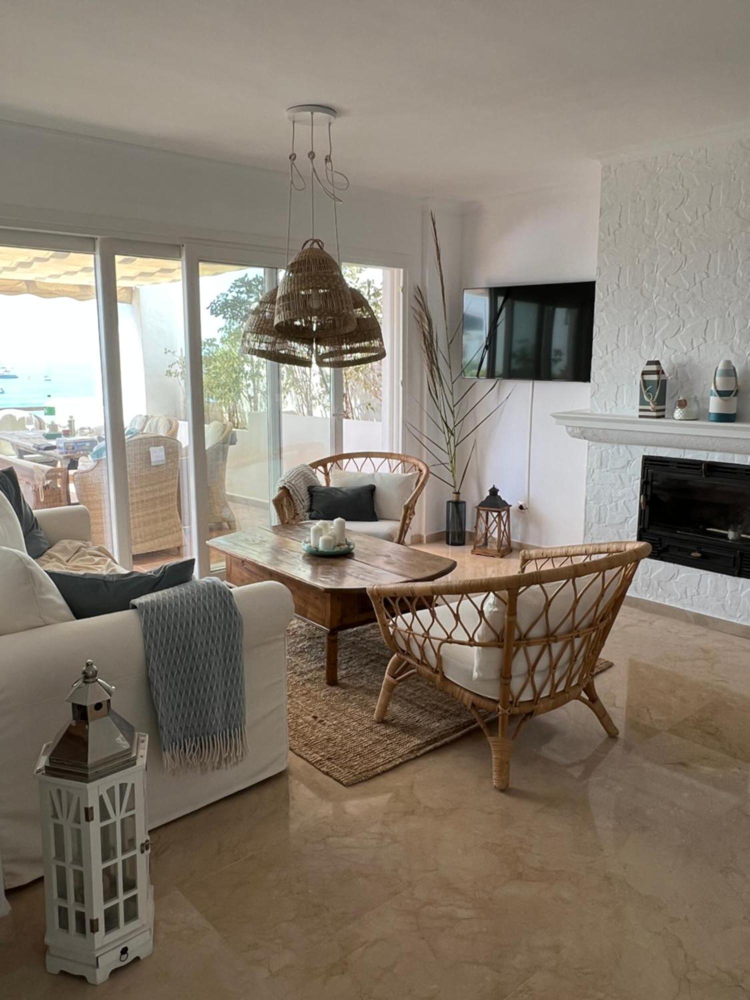 Playa Cristo Amazing Beach Terrace Appartment エステポナ エクステリア 写真